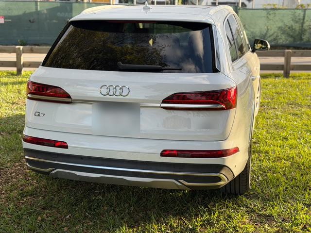 White Audi Q7 rear, LED tail lights
